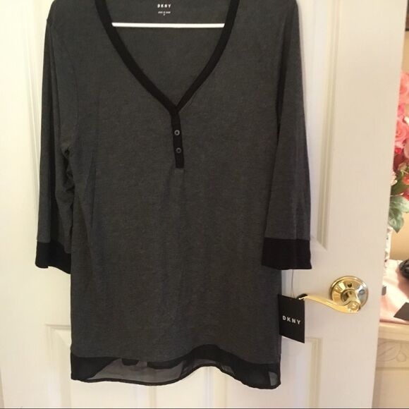 NWT. DNKY  Women’s Pajama Top  Sz MED - Picture 1 of 7